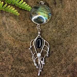 Magpie Pendant